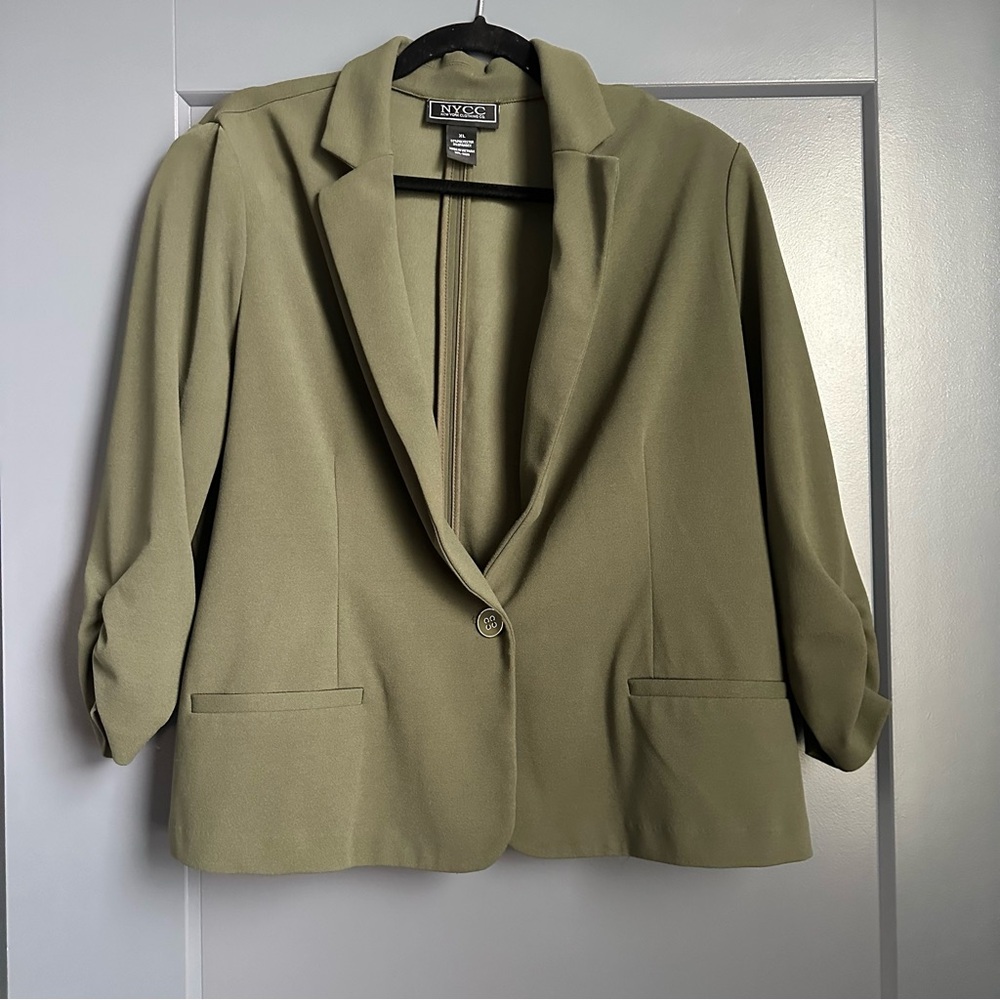 Elegant Olive Women's Blazer